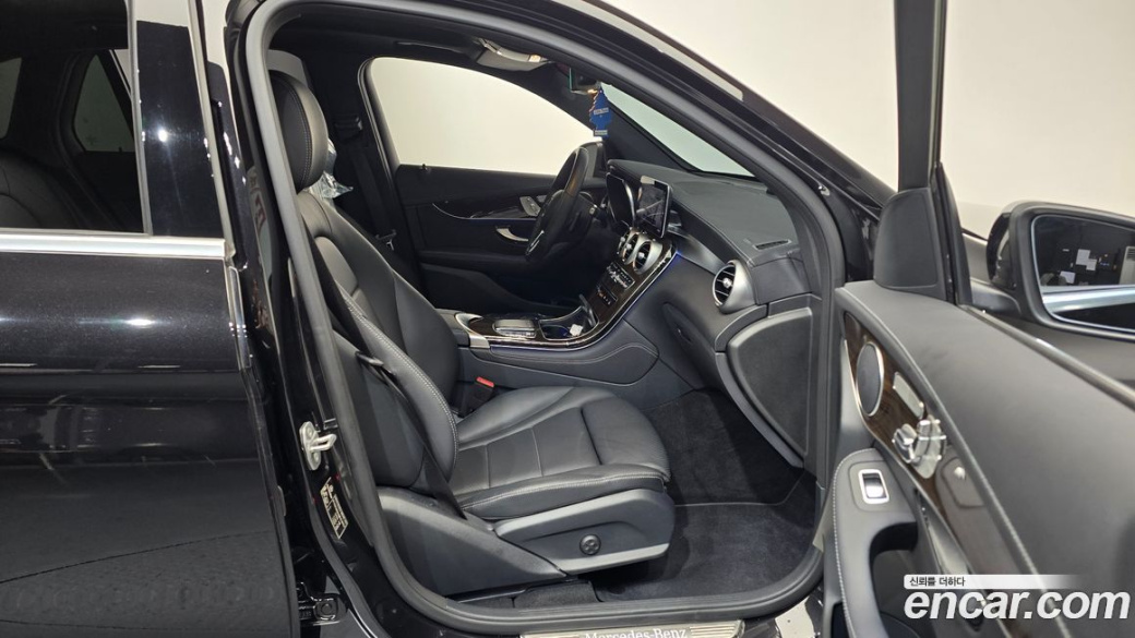 Mercedes-Benz GLC-Class GLC300 4MATIC Premium, 2021