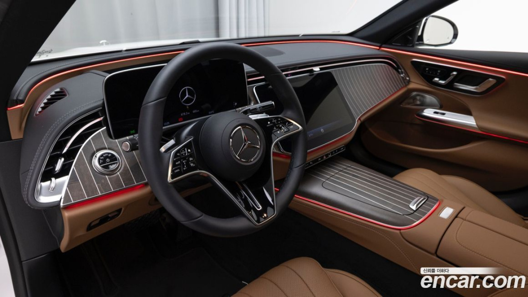 Mercedes-Benz E-Class E300 4MATIC Exclusive, 2026