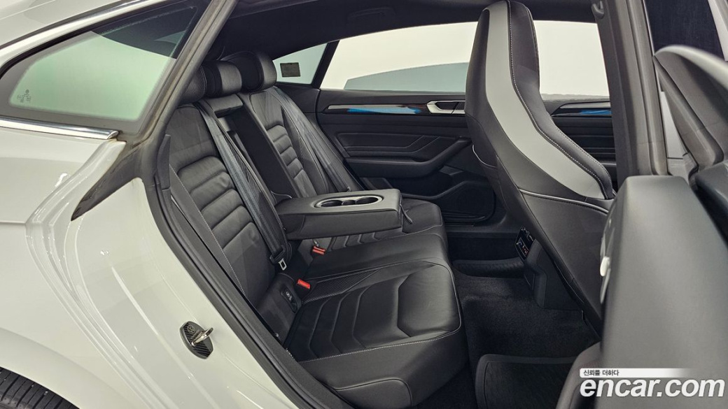 Volkswagen Arteon 2.0 TDI R-LIINE 4Motion, 2022