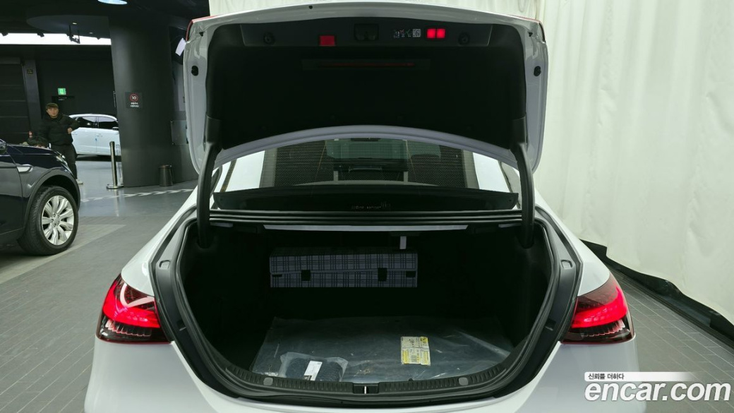 Mercedes-Benz E-Class E350 4MATIC Exclusive, 2023