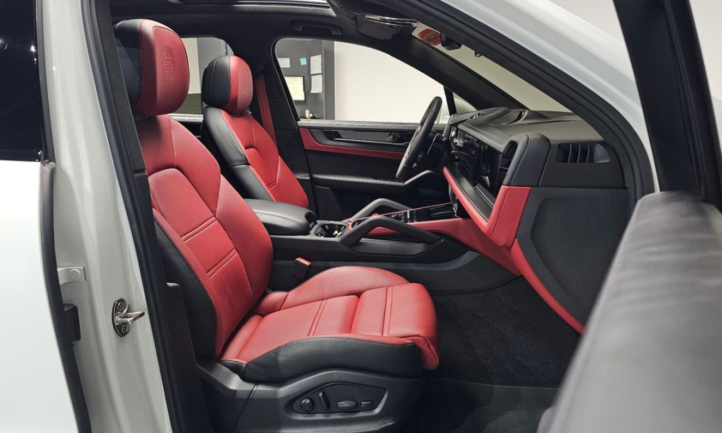 Porsche Cayenne 4.0 GTS, 2025