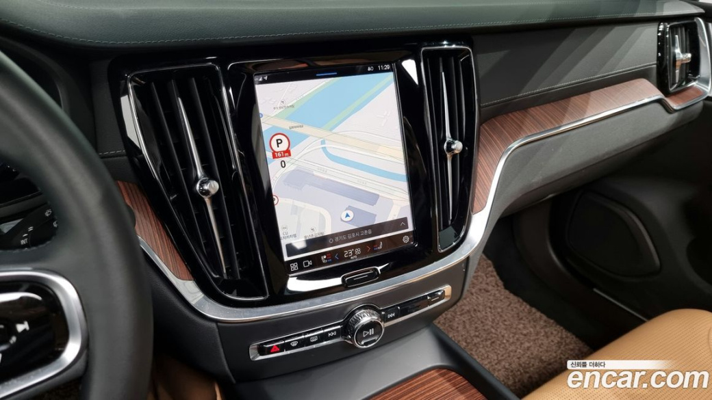 Volvo V60 B5 Ultimate AWD, 2024
