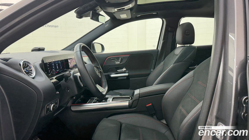 Mercedes-Benz GLA-Class GLA250 4MATIC, 2025