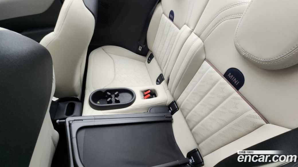 Mini Cooper Convertible Favoured, 2025