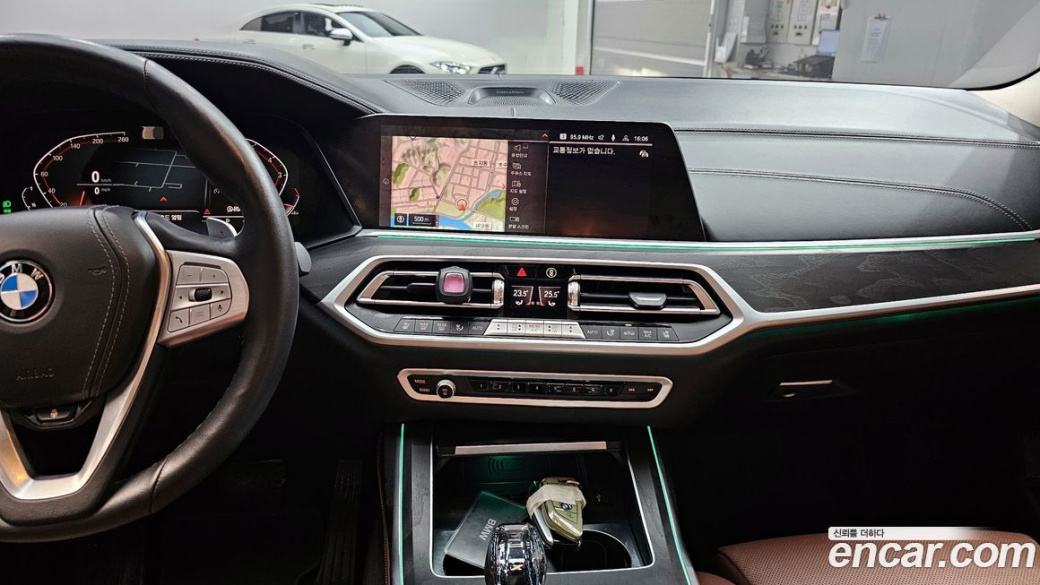BMW X7 xDrive 40i Design Pure Excellence 7-Seater, 2022