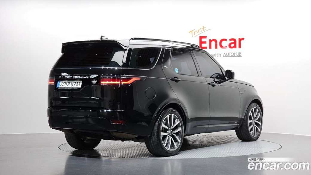 Land Rover Discovery P360 R-Dynamic SE, 2022