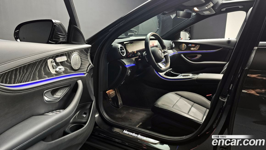 Mercedes-Benz E-Class E220d 4MATIC AMG Line, 2022