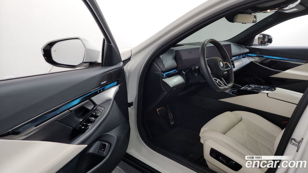 BMW 5-Series 520i M Sport, 2025