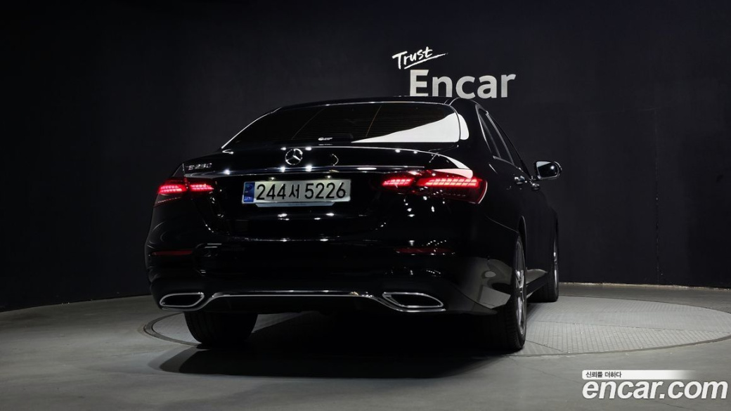 Mercedes-Benz E-Class E250 AMG Line, 2023