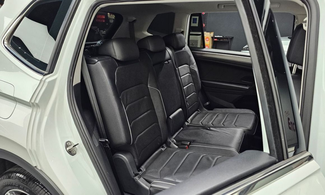 Volkswagen Tiguan 2.0 TSI Prestige, 2024