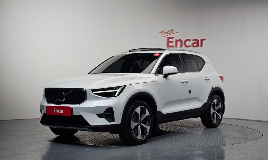 Volvo XC40 B4 Ultra Bright, 2025