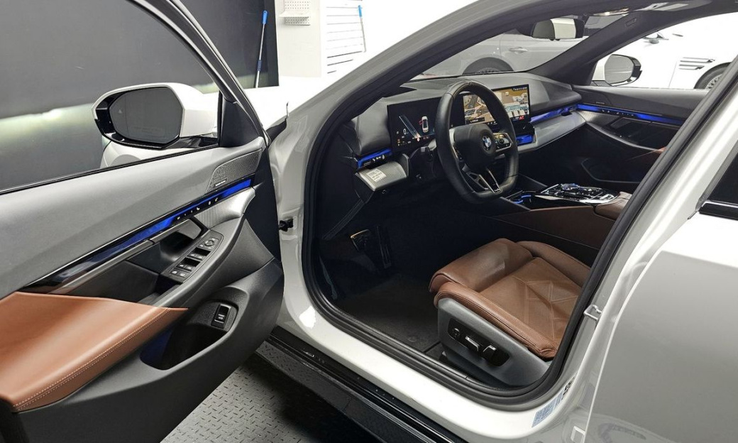 BMW 5-Series 530i xDrive M Sport, 2024