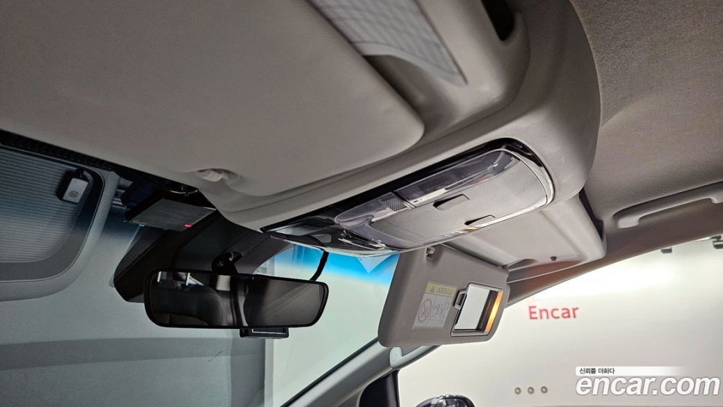 Hyundai Staria 4WD Tourer 9-Seater, 2023