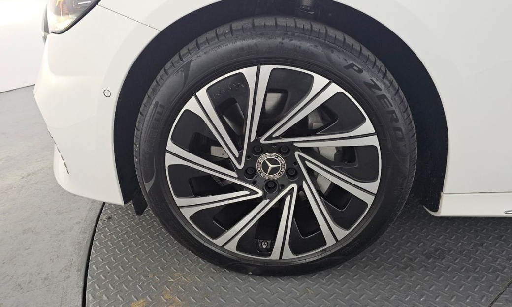 Mercedes-Benz E-Class E300 4MATIC Exclusive, 2025