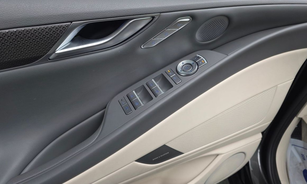Genesis G80 Gasoline 2.5 Turbo AWD, 2025