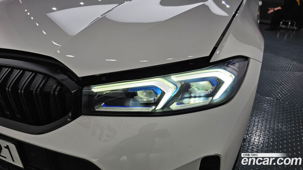 BMW 3-Series 320i M Sport, 2023