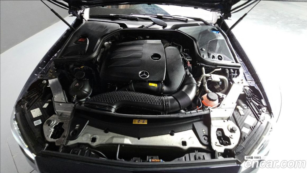 Mercedes-Benz E-Class E350 4MATIC Avantgarde, 2022
