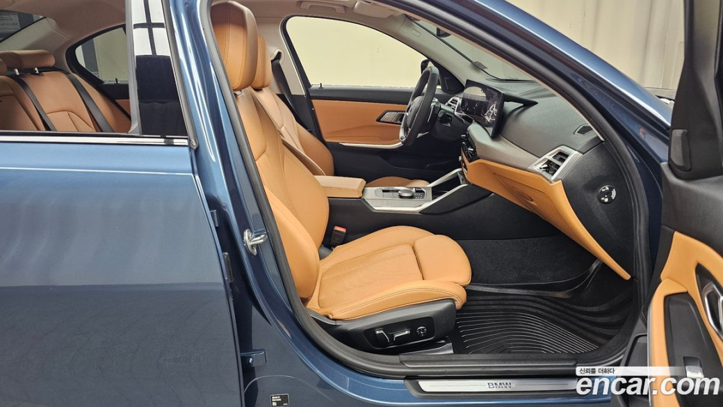 BMW 3-Series 320i, 2025