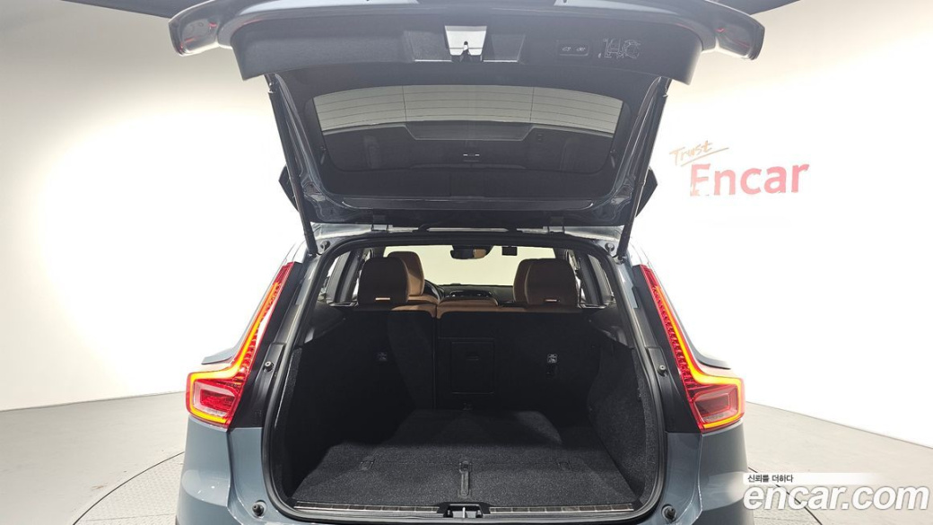 Volvo XC40 B4 Inscription, 2022