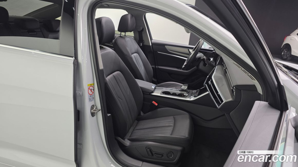 Audi A6 45 TFSI, 2023