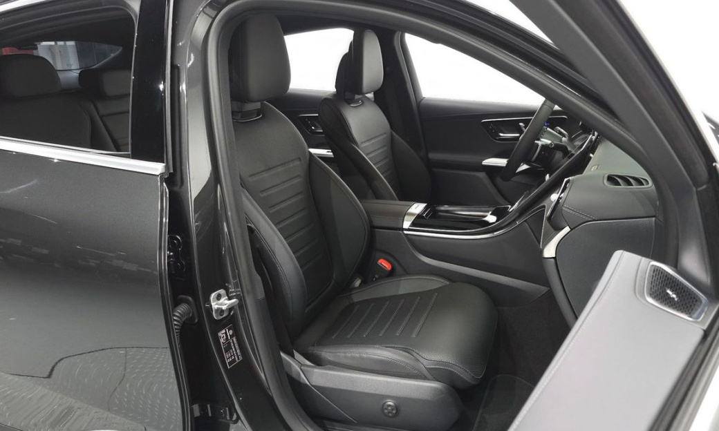 Mercedes-Benz GLC-Class GLC300 4MATIC Coupe, 2025
