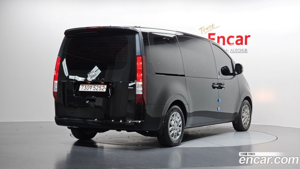 Hyundai Staria 4WD Tourer 11-Seater, 2024