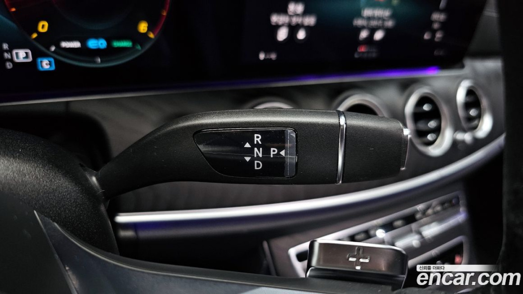 Mercedes-Benz E-Class E220d 4MATIC AMG Line, 2022