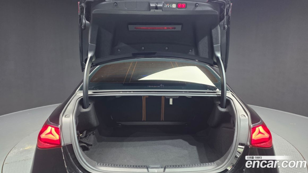 Mercedes-Benz E-Class E300 4MATIC Exclusive, 2024