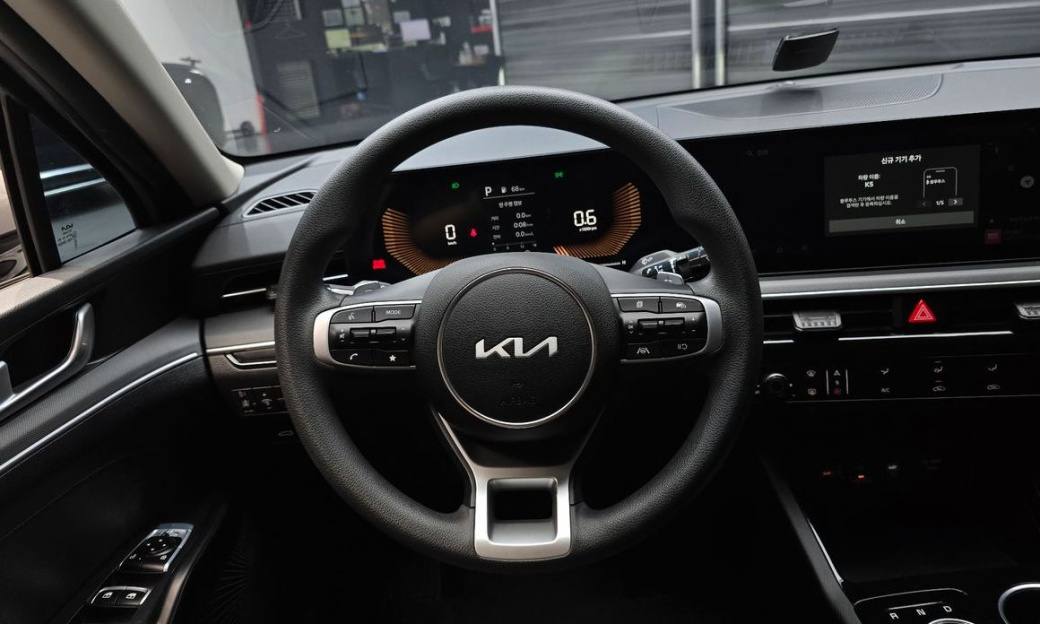 Kia K5 2.0, 2024