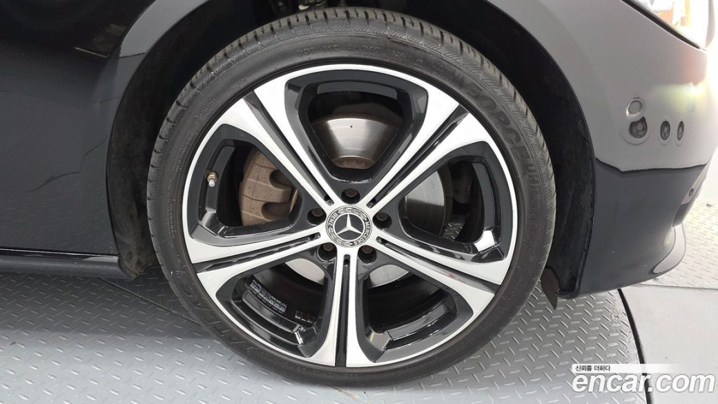 Mercedes-Benz C-Class C300 4MATIC Avantgarde, 2023