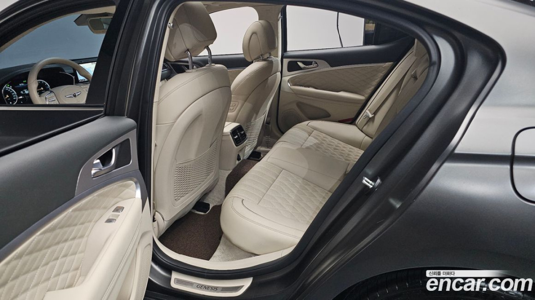 Genesis G70 Gasoline 2.0T 4WD, 2022