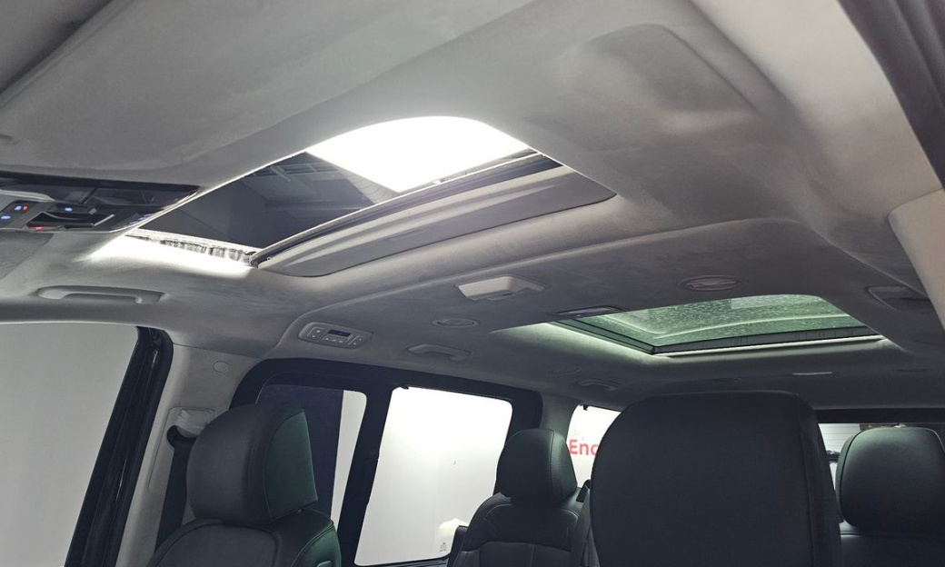 Hyundai Staria 4WD Lounge 9-Seater, 2022