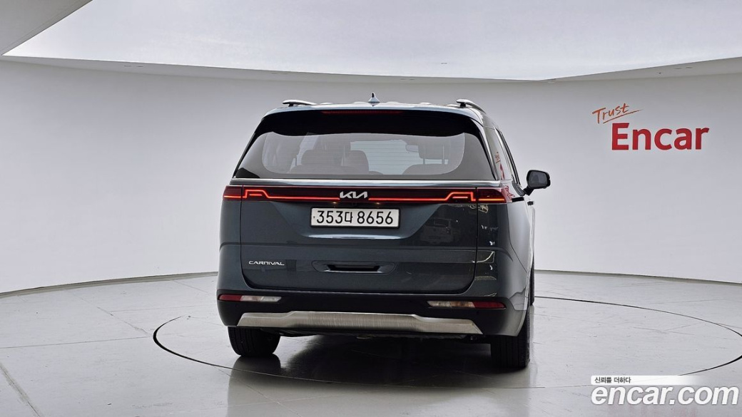 Kia Carnival 9-Seater Signature, 2022