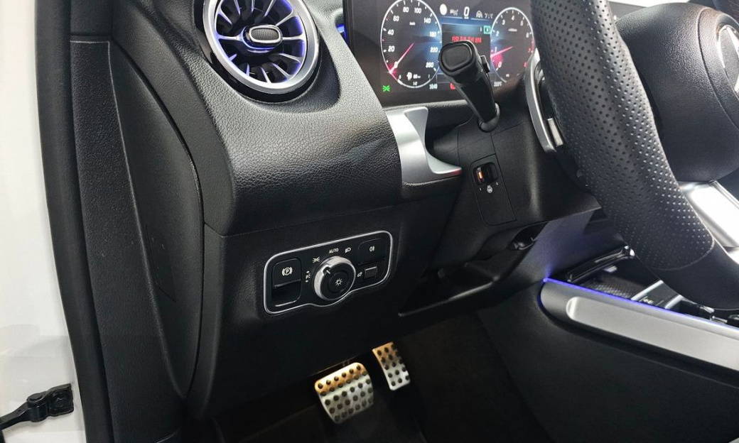 Mercedes-Benz GLB-Class GLB250 4MATIC, 2025