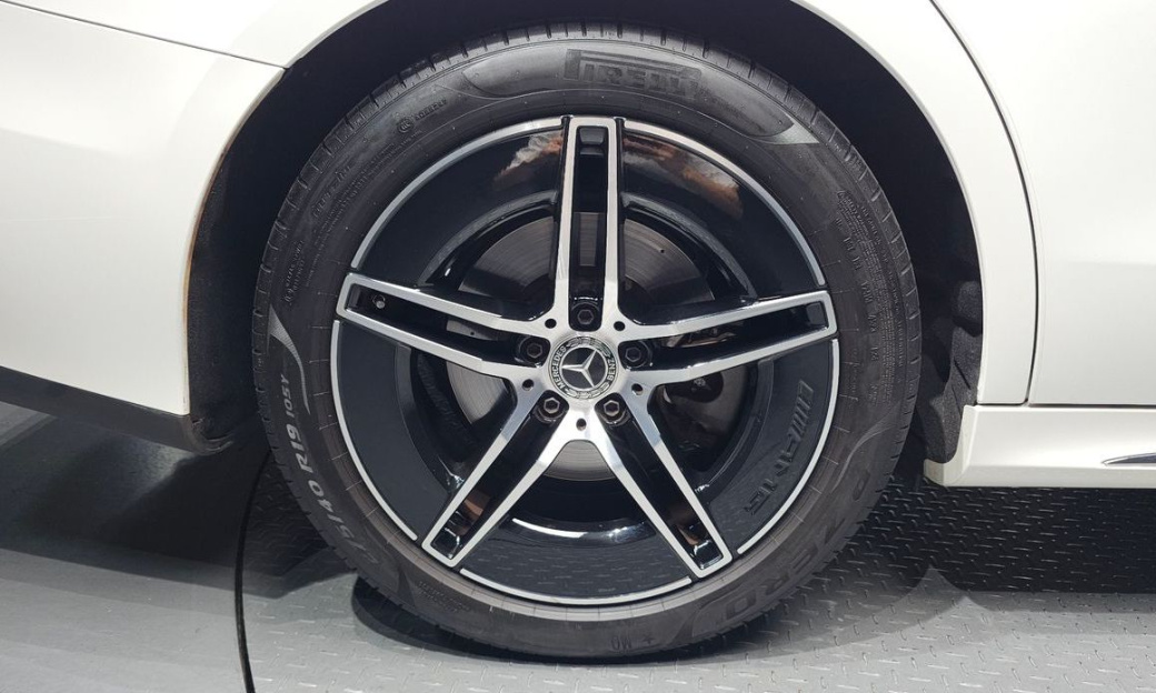 Mercedes-Benz E-Class E300 4MATIC AMG Line, 2024