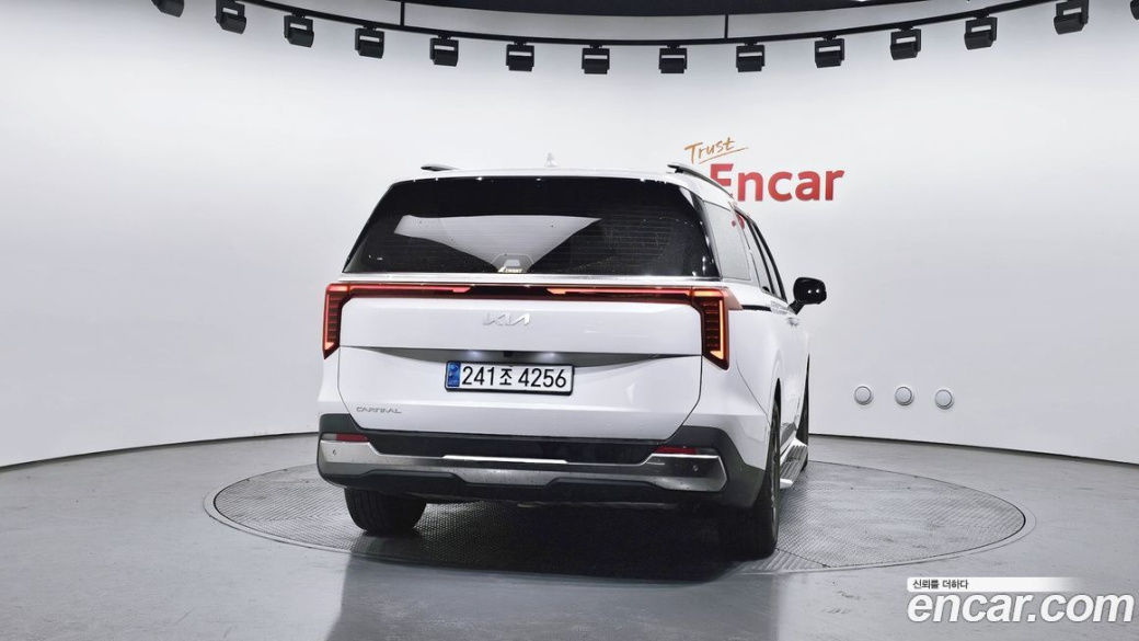 Kia Carnival 7-Seater Signature, 2025