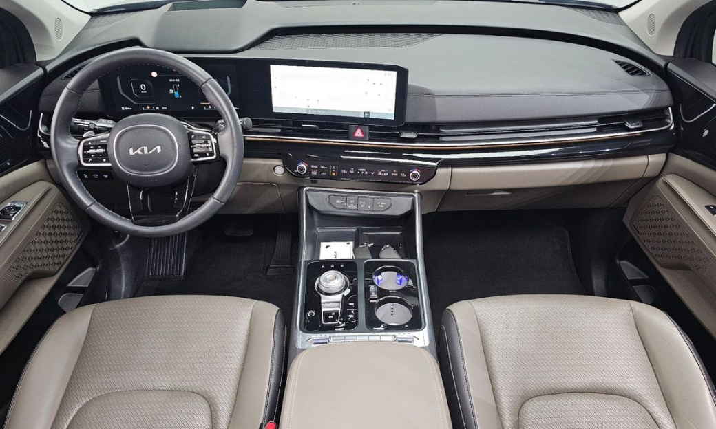 Kia Carnival 9-Seater Gravity, 2025