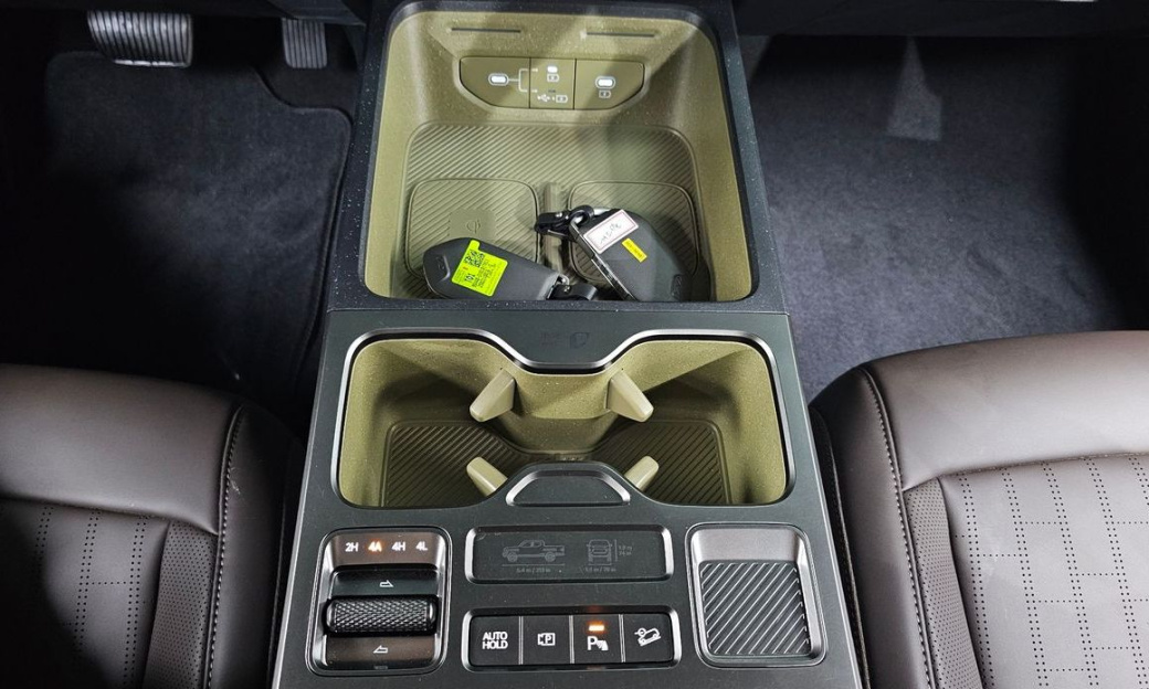 Kia Tasman 2.5T Gasoline 4WD, 2026