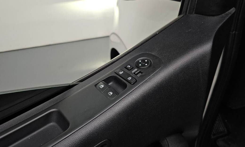 Hyundai Staria Lounge 9-Seater, 2024
