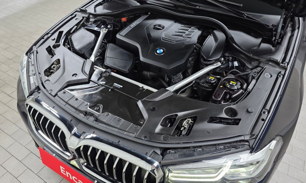 BMW 5-Series 530i xDrive M Sport Package, 2022