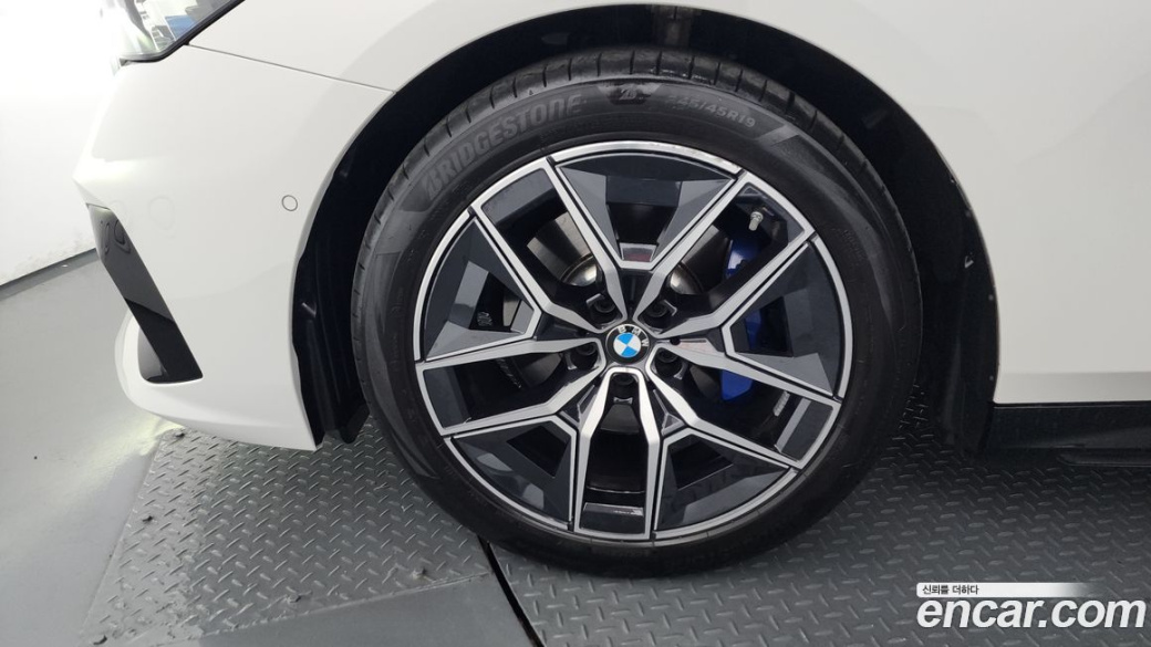 BMW 5-Series 520i M Sport, 2024