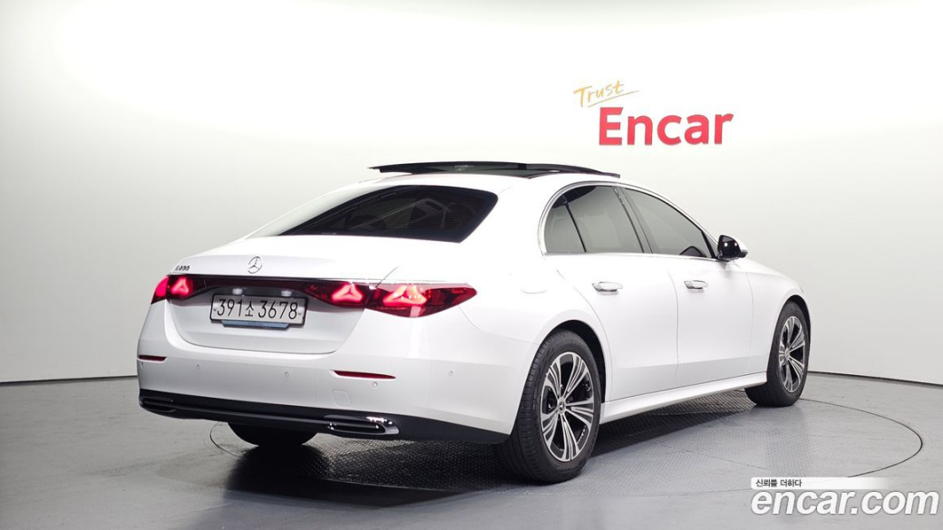 Mercedes-Benz E-Class E200 Avantgarde, 2024