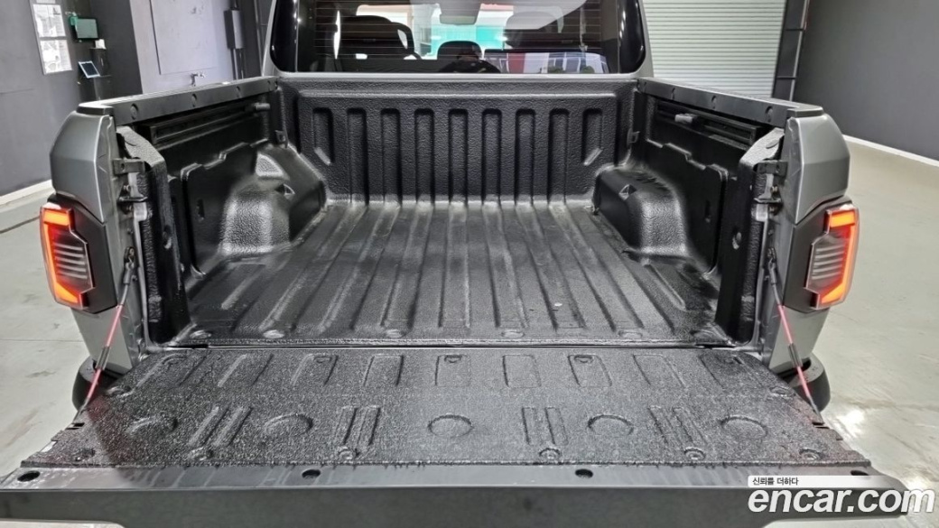 Kia Tasman 2.5T Gasoline 4WD, 2026