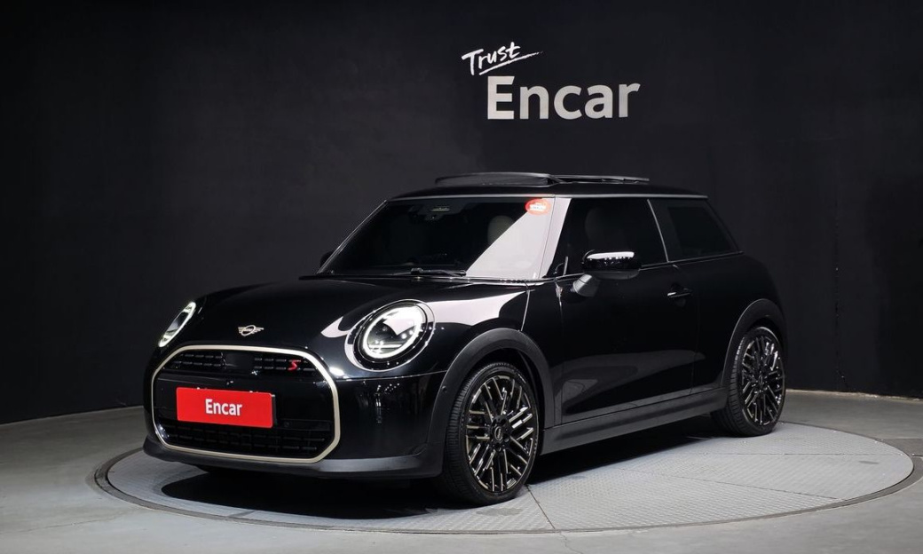 Mini Cooper Favoured, 2025
