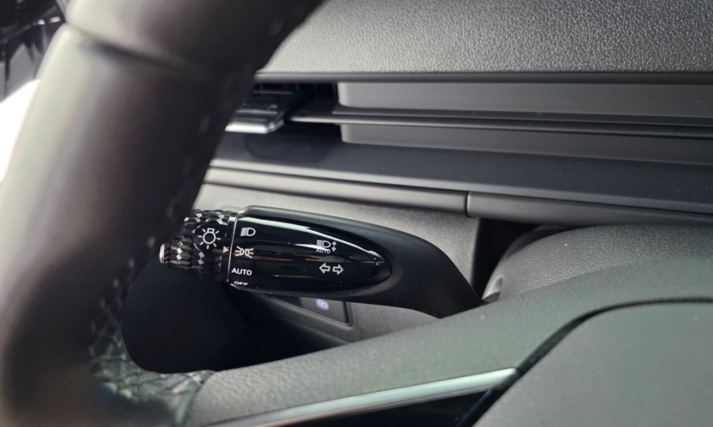Hyundai Staria 4WD Tourer 9-Seater, 2023