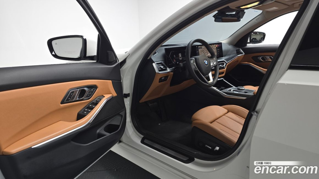 BMW 3-Series 320i, 2023