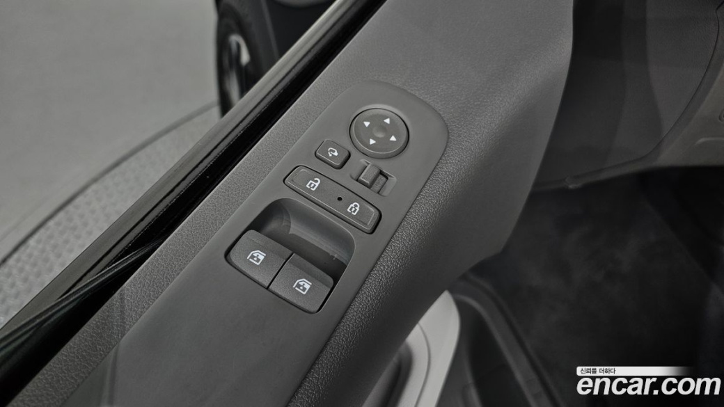 Hyundai Staria 4WD Lounge 7-Seater, 2024