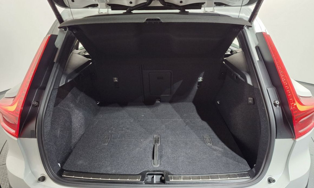 Volvo XC40 B4 Ultra Bright, 2025
