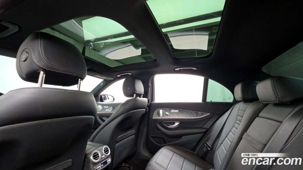 Mercedes-Benz E-Class E350 4MATIC AMG Line, 2023
