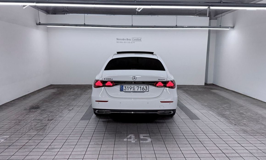 Mercedes-Benz E-Class E220d 4MATIC Exclusive, 2024